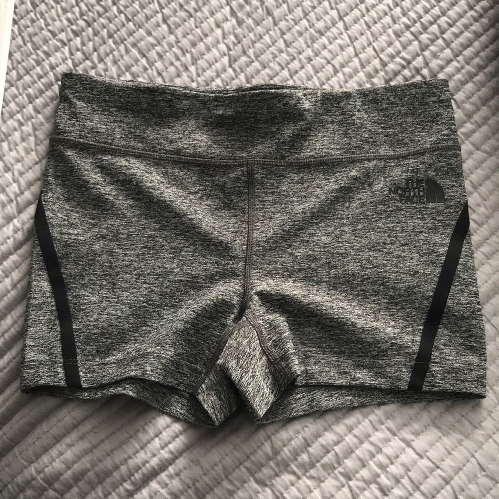 THE NORTH FACE short